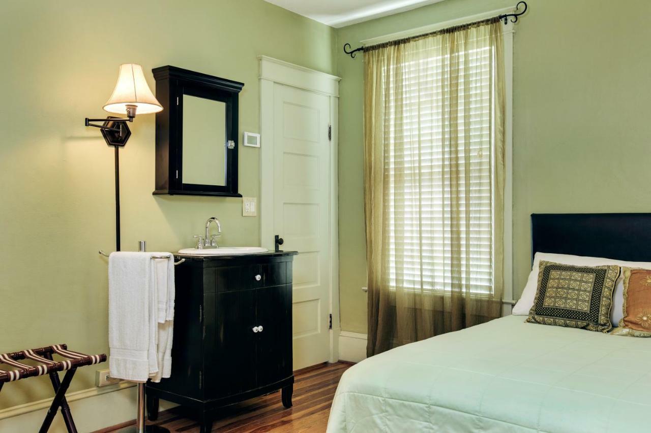 Adora Inn Mount Dora Buitenkant foto